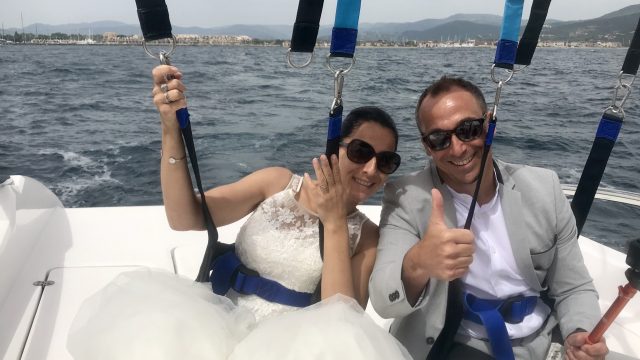 Félicitations aux heureux mariés